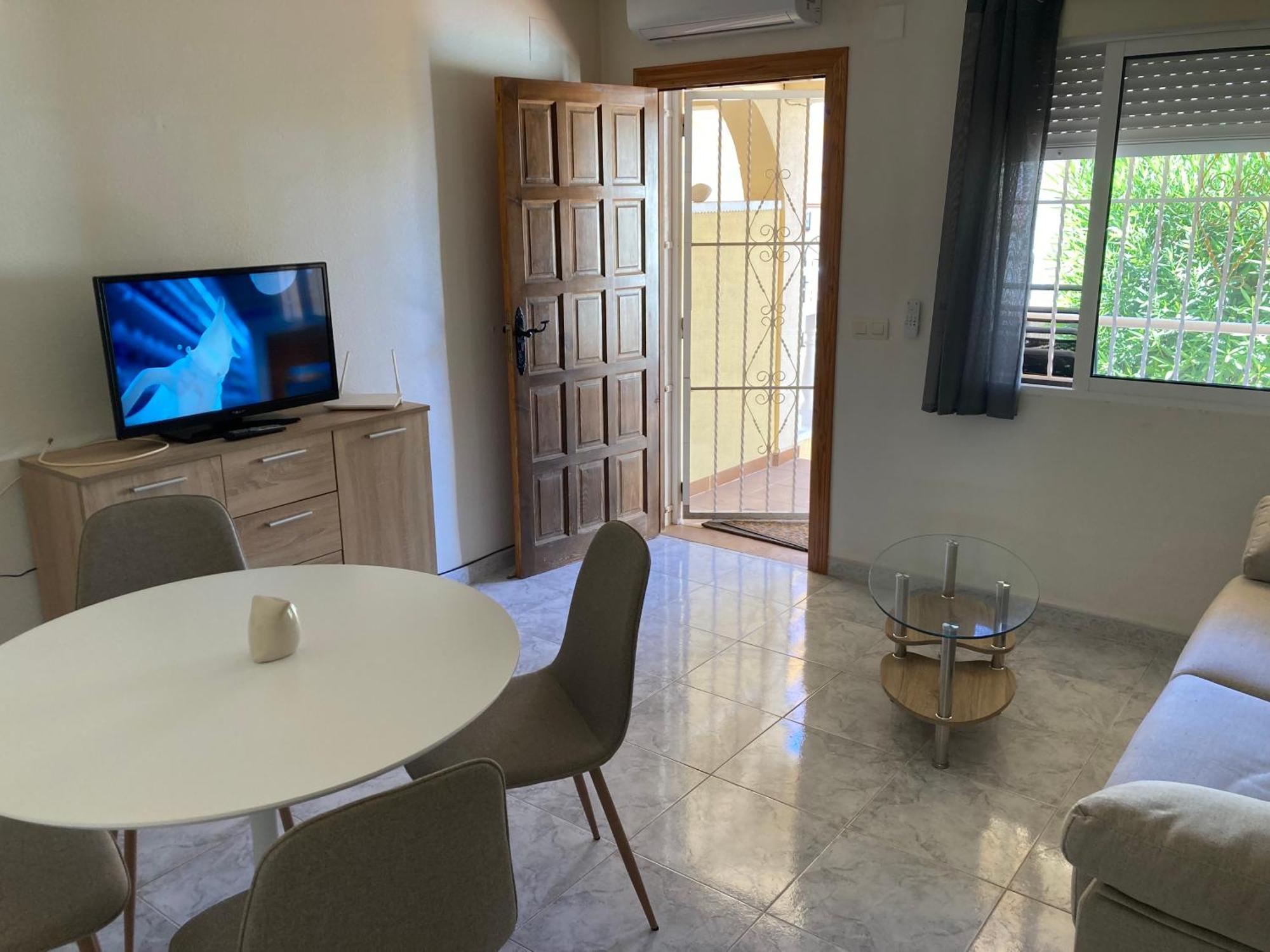 Villa Martin Secure Complex Two Bed Apartment With Access To Six Pools سان ميجيل دي ساليناس المظهر الخارجي الصورة